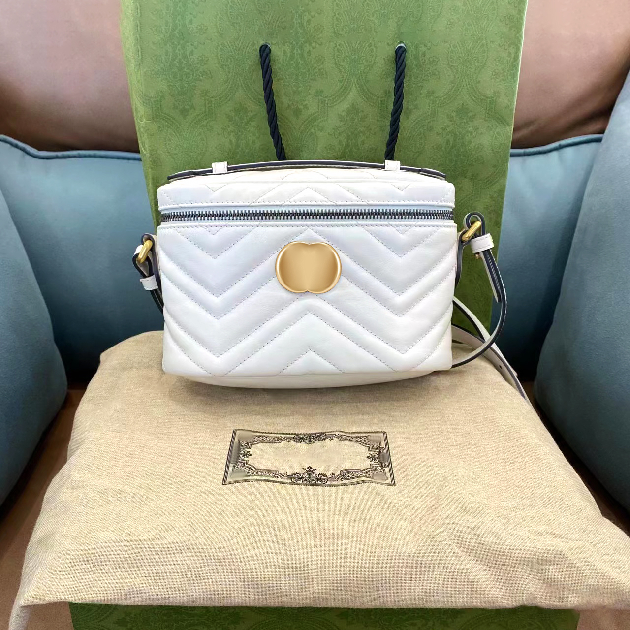 

Mini Marmont bag Cosmetic box makeup fashion toiletry handbag women's men tote clutch bags purses shoulder crossbody Genuine leather make up hobo Toiletry kit, White