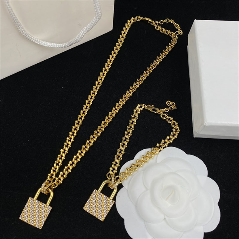

Full Diamond Women Pendant Necklaces Double Couples Circles Connected Bracelet Lady Travel Vacation Delicate Jewelry