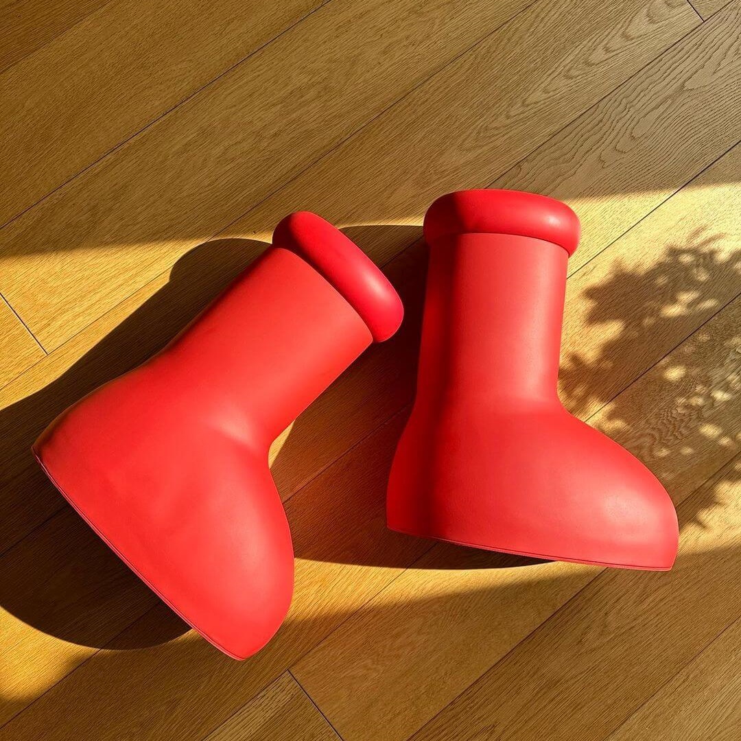 

2023 newest MSCHF Men Women Rain Boots Designer big red boot Thick Bottom Non-Slip Booties Rubber Platform Bootie Fashion astro boy shoes size 35-44, Box
