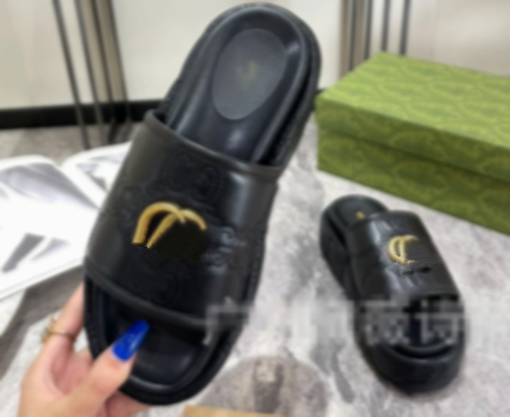 

2023 Classic Lady Slippers Woman Beach Thick Bottom Shoes Platform Alphabet Lady Sandals Leather High Heel Slippers shoes 35-44, Green
