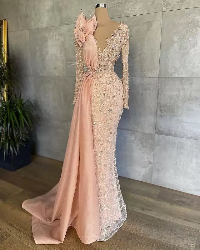 

2023 Pink Sexy Mermaid Evening Dresses Wear V Neck Illusion Long Sleeves Lace Appliques Crystal Beaded Flowers Formal Party Prom Gowns Custom Floor Length, Gray