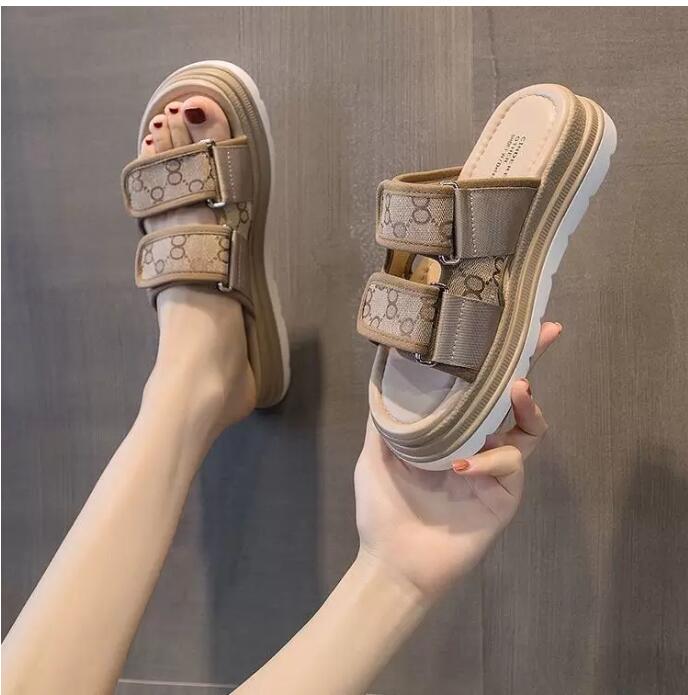

2022 Summer Slippers For Women Fashion High Quality Versatile New Thick Soles To Wear Comfortable Personalized Beach Sandals