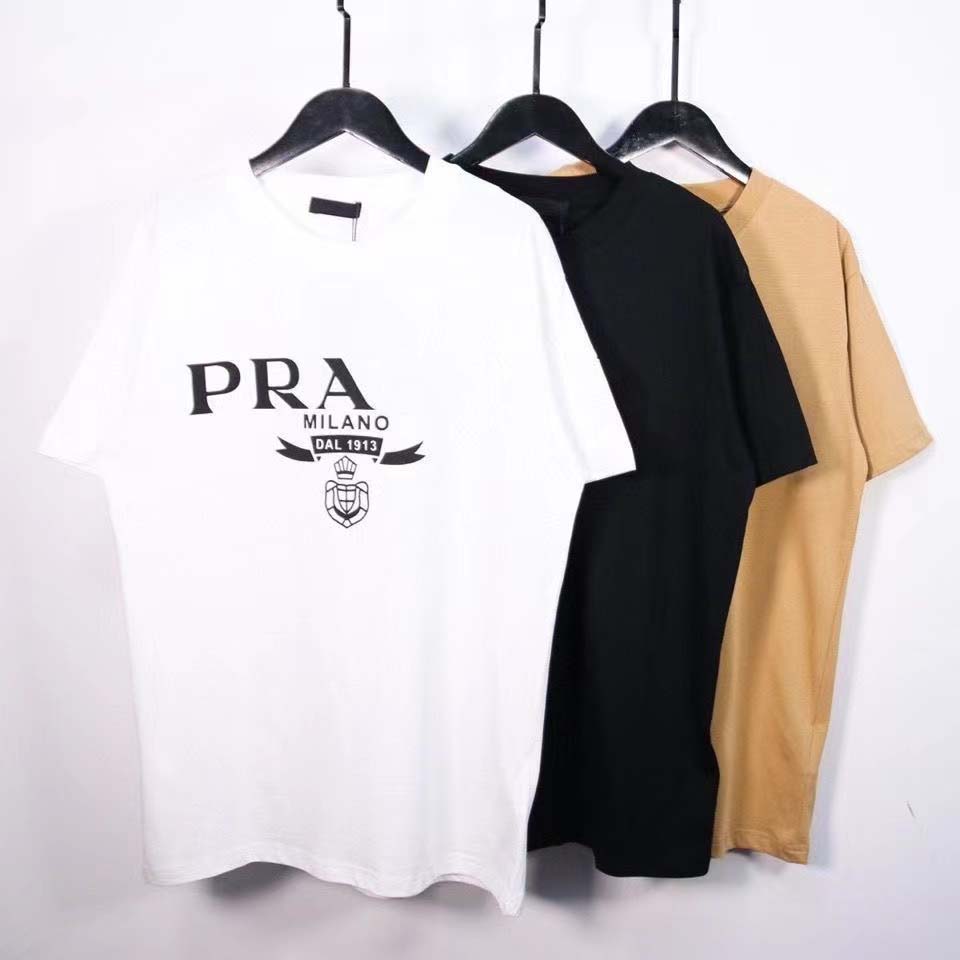 

Designer Mens T Shirts Pra pradas Tshirts Summer Breathable Superior Quality Tops Unisex prad Shirt with Budge Letters Varsity Short Sleeves Size M-3XL, 11