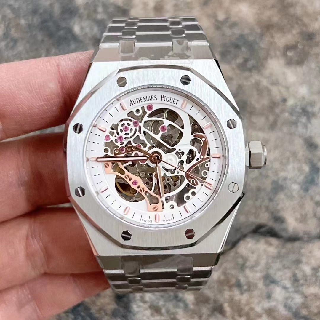 Mouchoir de mode 2022 Nouveaux hommes Découpe Chaîne automatique Montre mécanique Verre saphir Bracelet en acier inoxydable 30 mètres étanche