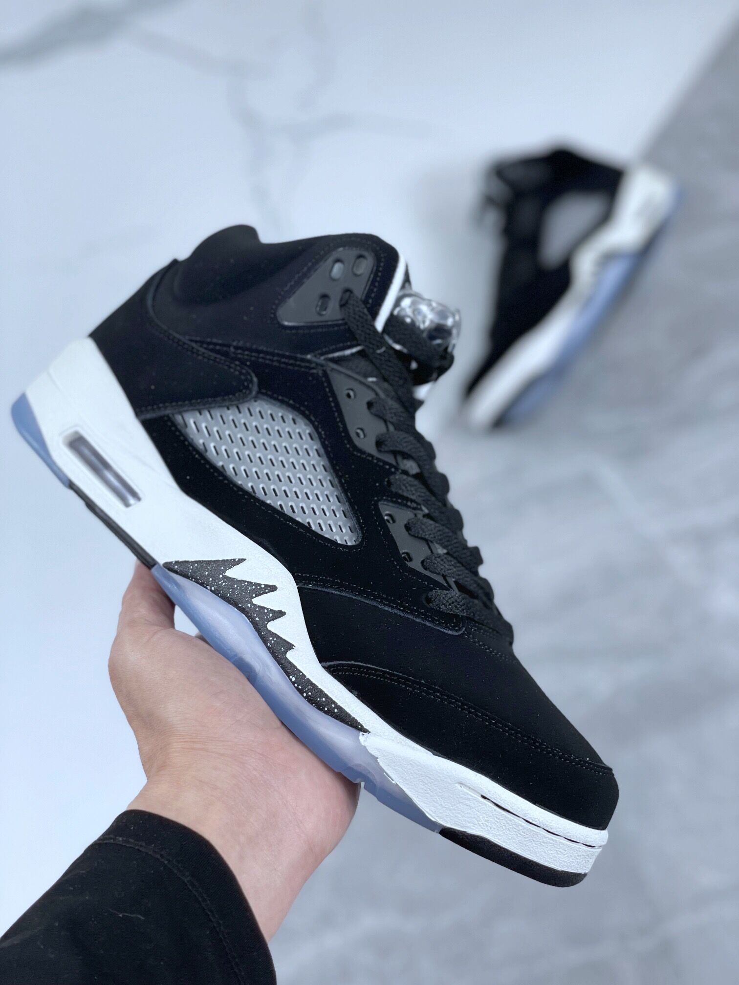 

Wholesale Boys Girls Jumpman 5 V Basketball Shoes 5s Moonlight (2021) Black Cool Grey-White Outdoor Designer Sneakers