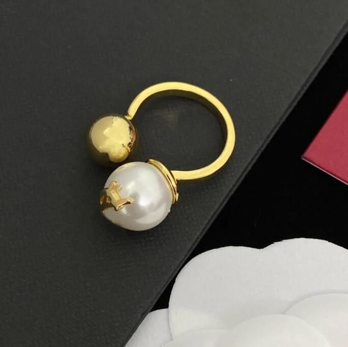 

2023Fashion Brand Letter Gold Pearl Cluster Ring Bague Luxury Designers Letter Women Y Ring Lovers Jewelry Gift