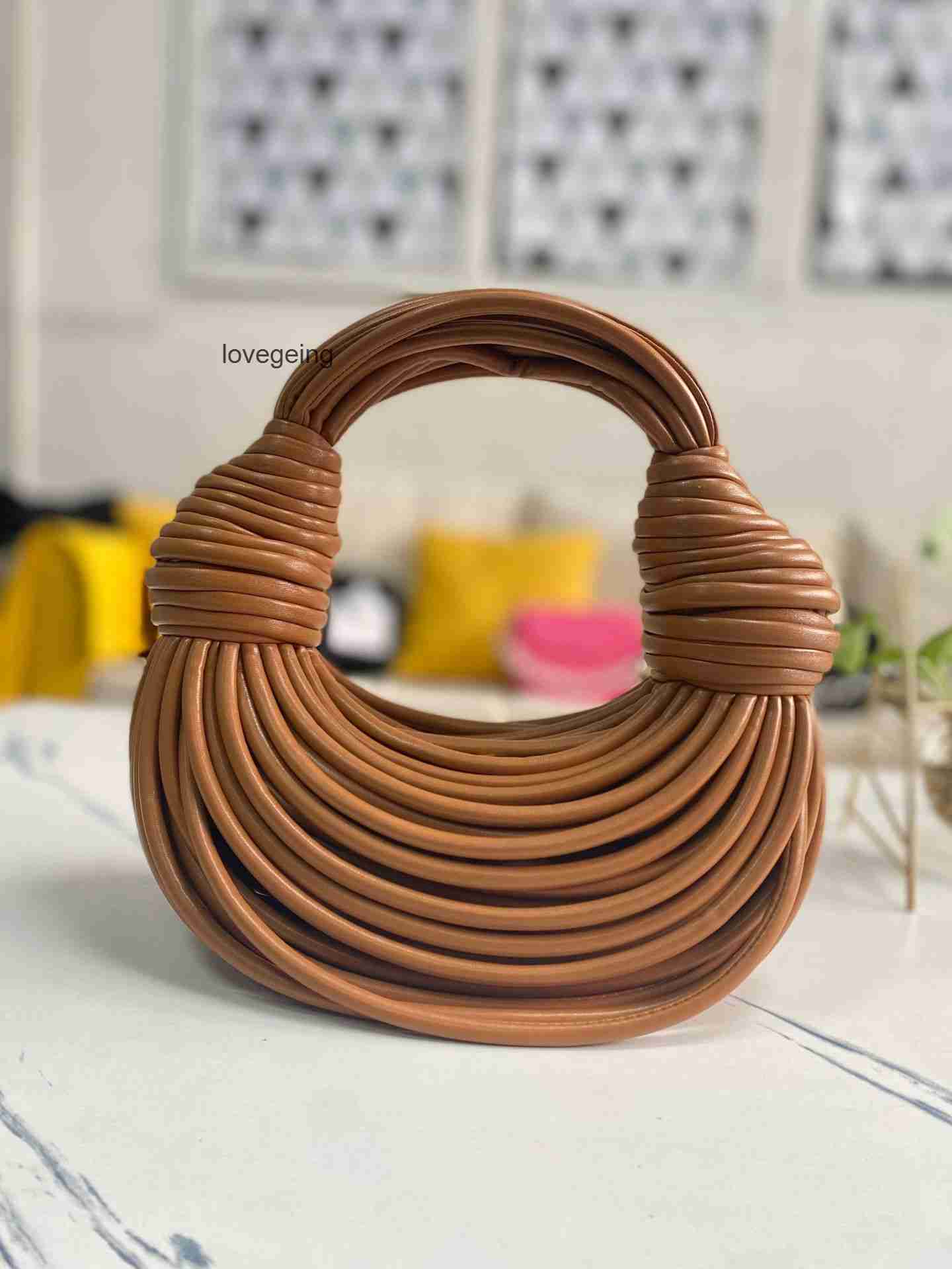 

Double Hand Designer Bag 2023 Bottegas Knot Venetas Woven Bags Knot Small Design Dumplings Pull Cloud Dhhv, Wine red