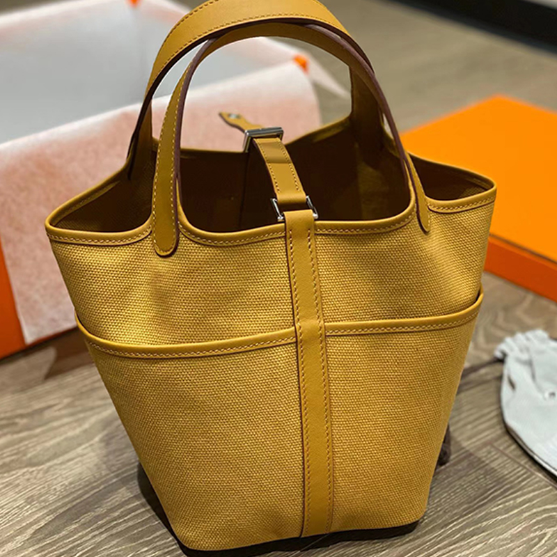 

luxurys designers picotin tote bag 2021 womens fashion bucket handbags purse cowskin genuine real leather ladies handbag crossbody shouder bags with lock 18cm, Black