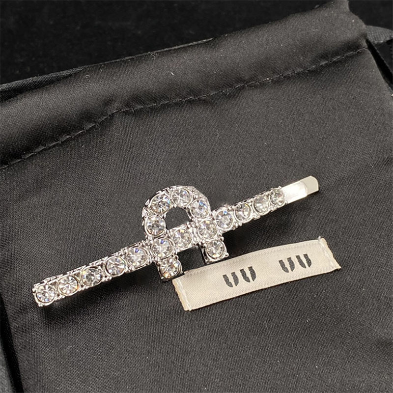 

Wedding Bride Hair Clips Letter Full Diamond Barrettes for Lady Outdoor Travel Vacation Elegant Hair Clips