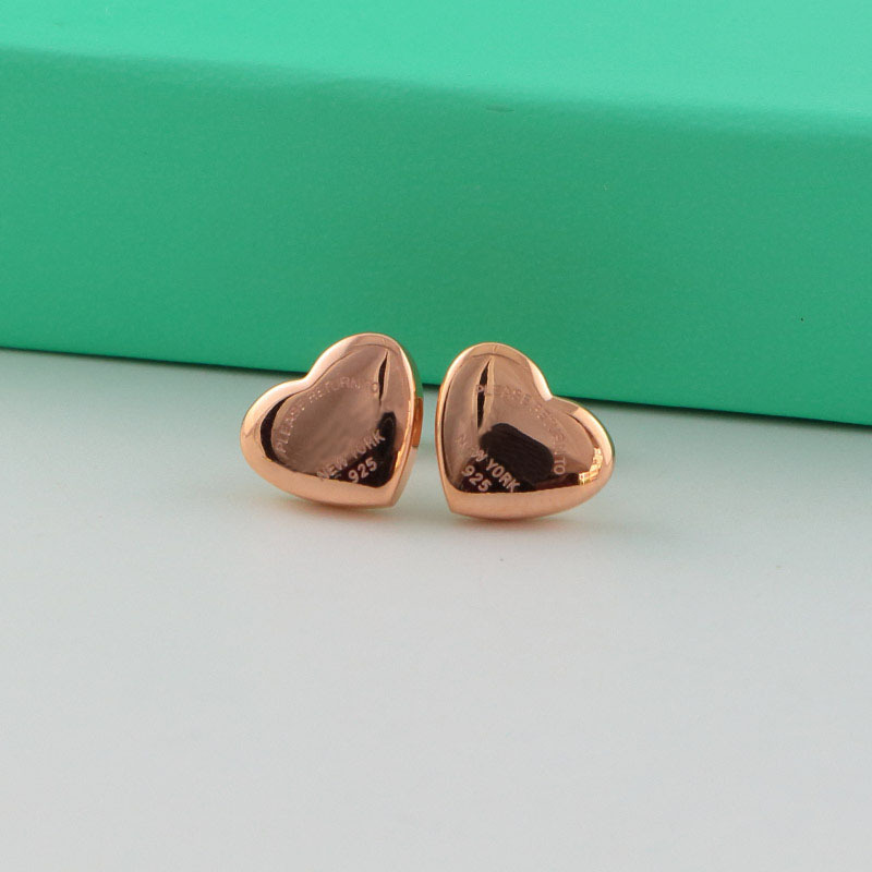 

silver stud earrings lover earring designer heart earings moissanite cjeweler channel jewelry men luxurious for women unisex 18K gold plated wedding party gift