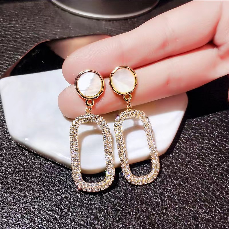 

Japanese and Korean fashion OL long full diamond earrings temperament design sense cool style geometric earrings star popular earrings