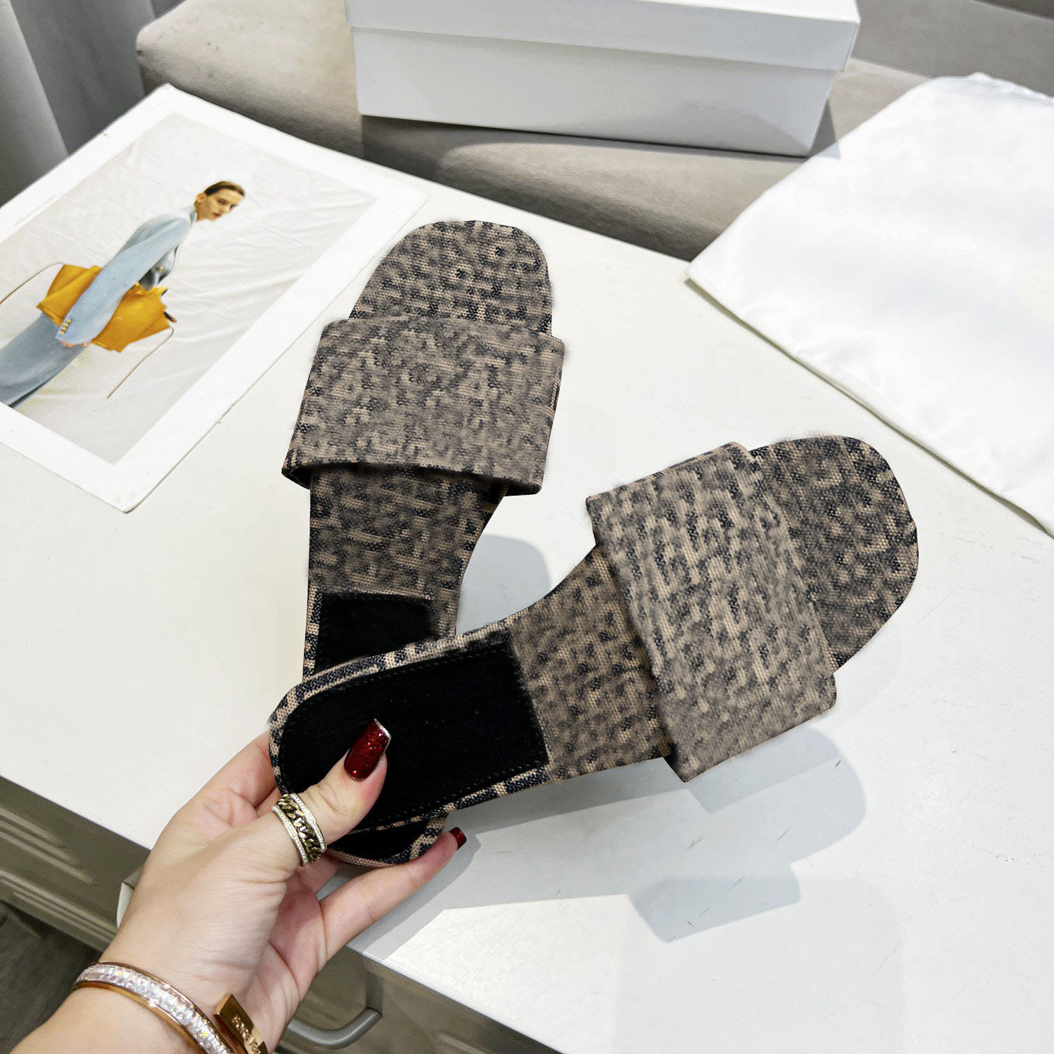 

Women Designer Slippers Summer Slides Woody Mules Flat Slipper Lady Lettering Fabric Outdoor Leather Sole Slide Sandal, Black