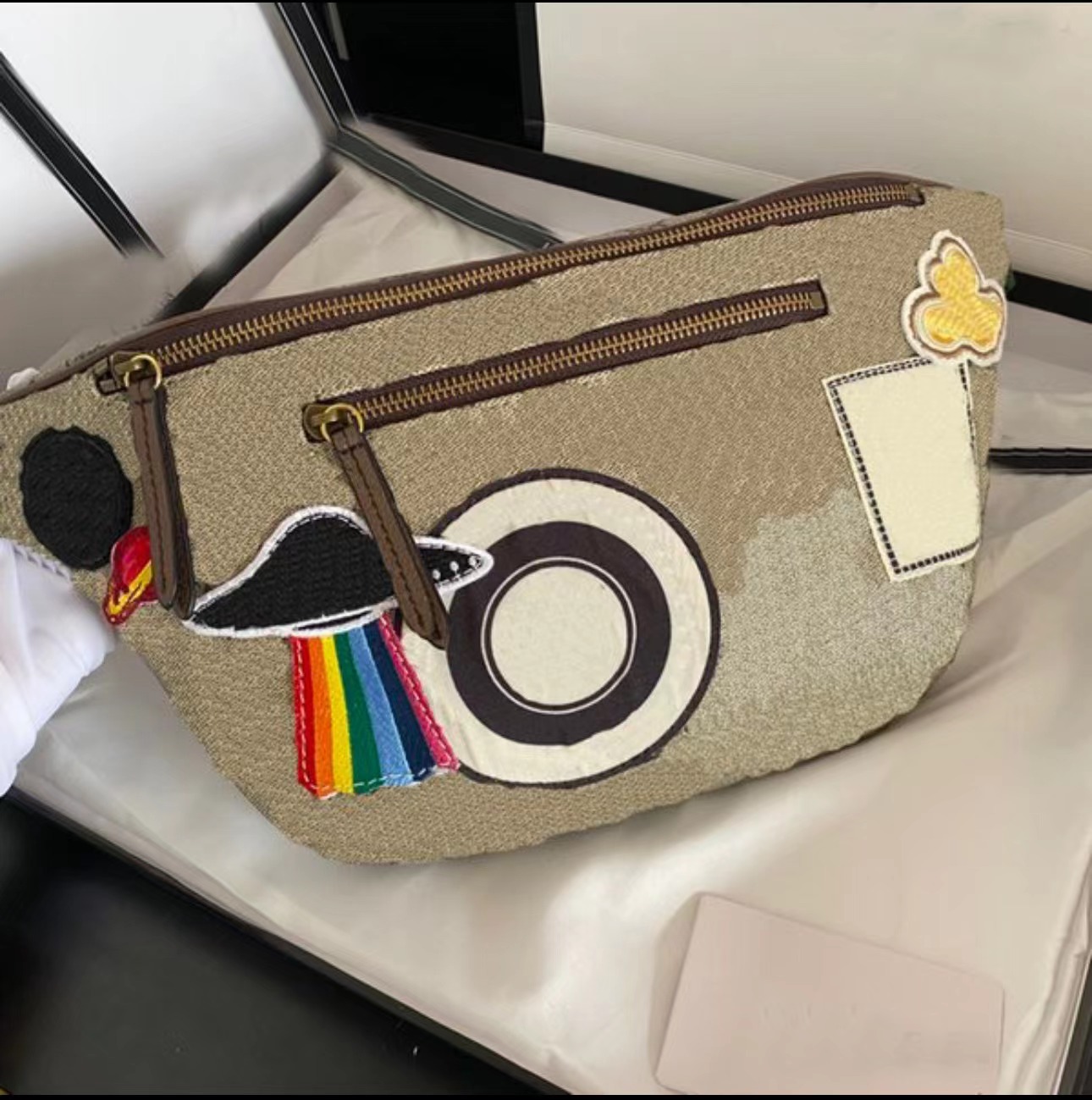 

Men's messenger bag 2023 Designer's new chest bag Canvas wallet Fashion double G stripe card bag Men's waist bag, Brown
