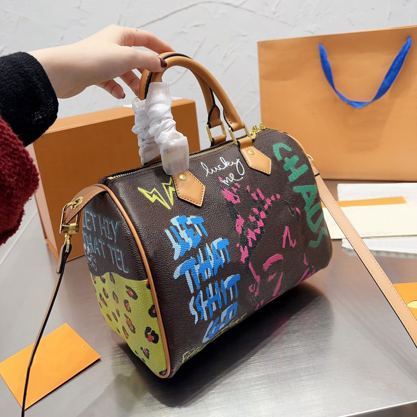 

Designer Handbag Travel Shoulders Bag graffiti Colorful letters Women Pillow Totes Multi function shopping bag Removable shoulder strap Crossbody Bags 25cm, Brown