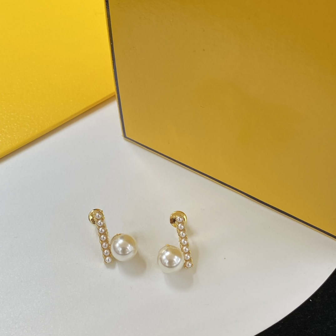 

Trendy Letter Pearl Stud Earrings Luxury Crystal Eardrops Women Rhinestone Hoop Earrings Anniversary With Box