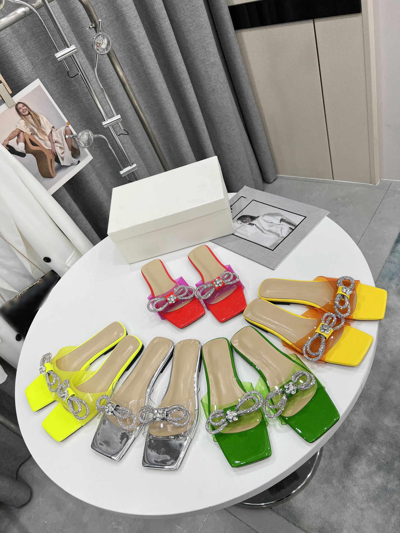 

Designer women sandals Diamond bow Cartoon slippers Satin Flat Slides woman shoe beach Lazy Sandal sexy slipper outdoor shoes, Color 1