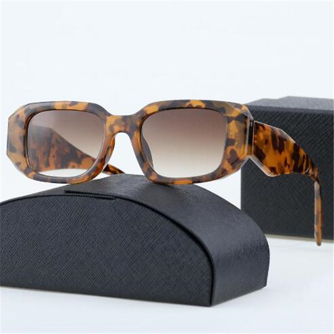 

Designer Childrens Sunglasses shades oversized sunglass luxury women leopard print red plastic wide frame eyewear classic letters men glasses