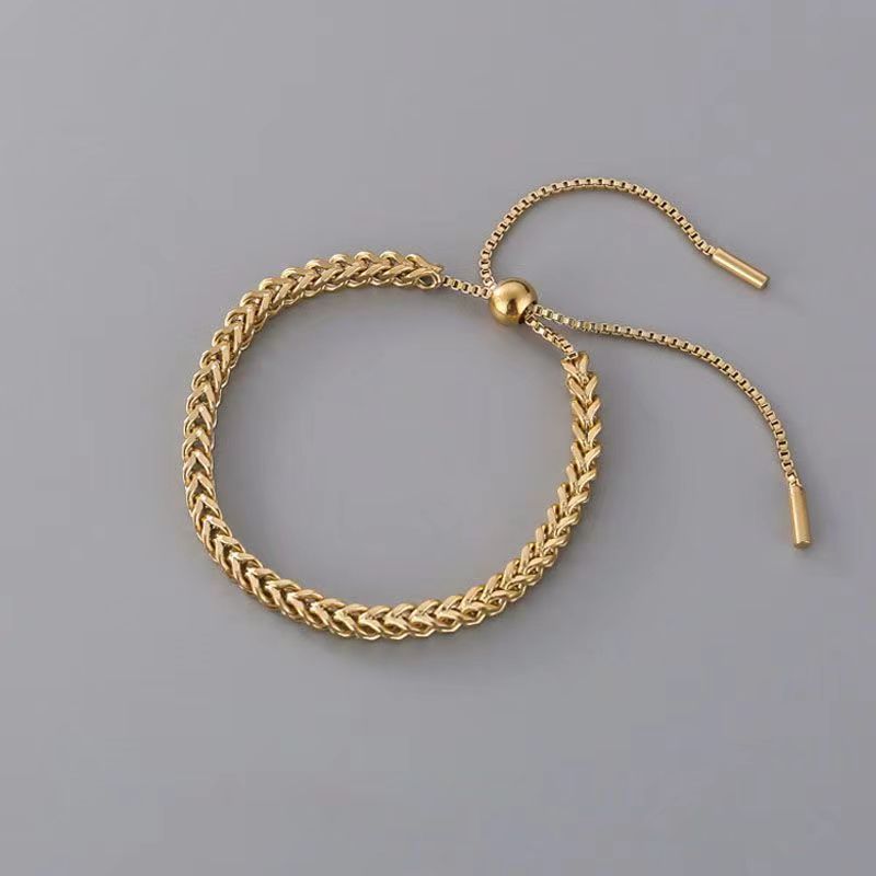 

Charm bracelet quality chain Bracelets designer for women Leisure fashion party Multiple styles available
