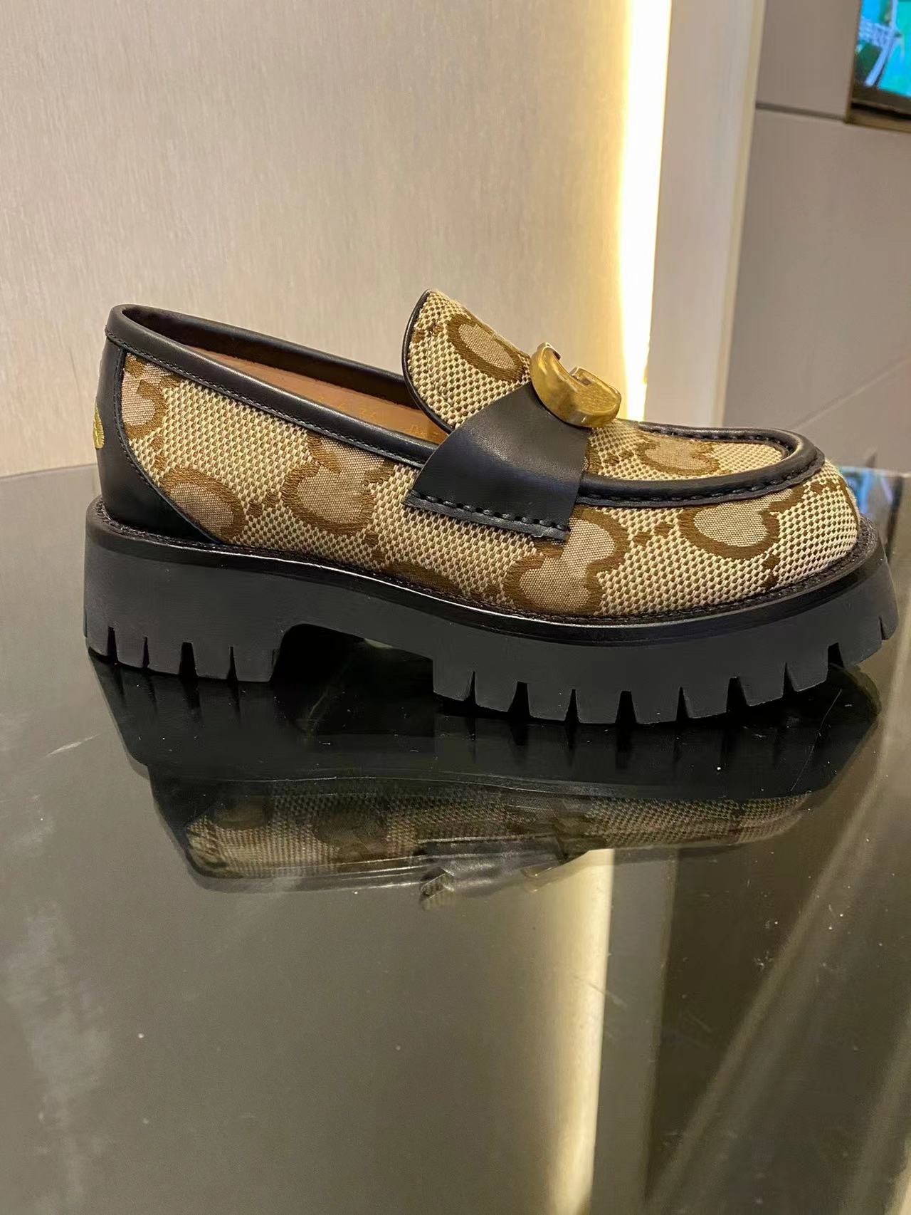 

2023 Designer Casual Shoes Double G Printed Embossed Sneakers Women Men Thick Bottom White Shoes 35-45