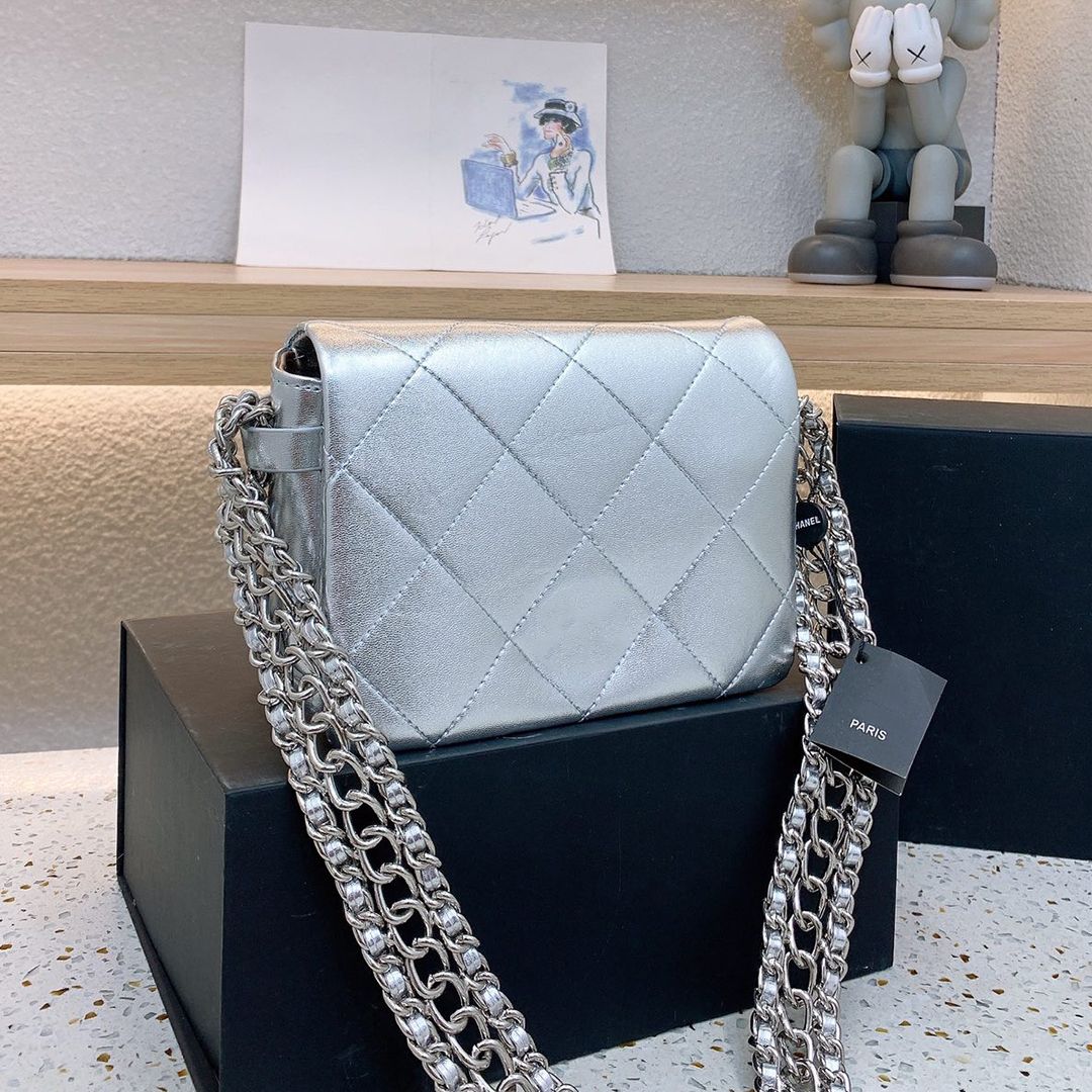 

Classic Woc Mini Flap Shoulder Bags Quilted Matelasse Women Solid Color Serial Number Crossbody Bags Luxury Designer Cowhide Silver-Tone Metal Chain Bag Wallet 18C, Black