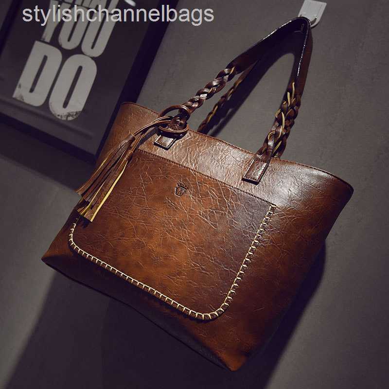 

Totes 2023 Large Capacity Women Bags Shoulder Tote Bags Bolsos New Women Messenger Bags With Tassel Famous Designers Leather Handbags 0223/23, Red