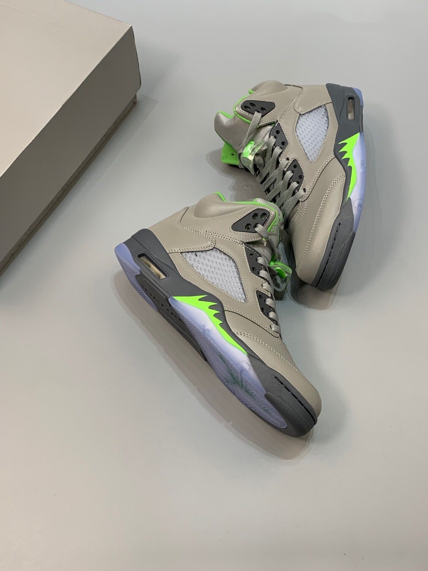 

New Arrived Outdoor Shoes Basketball For Mens Jumpman 5 5s Silver Green Bean-Flint Grey Brand Sportswear Lifestyles Designer Sneakers