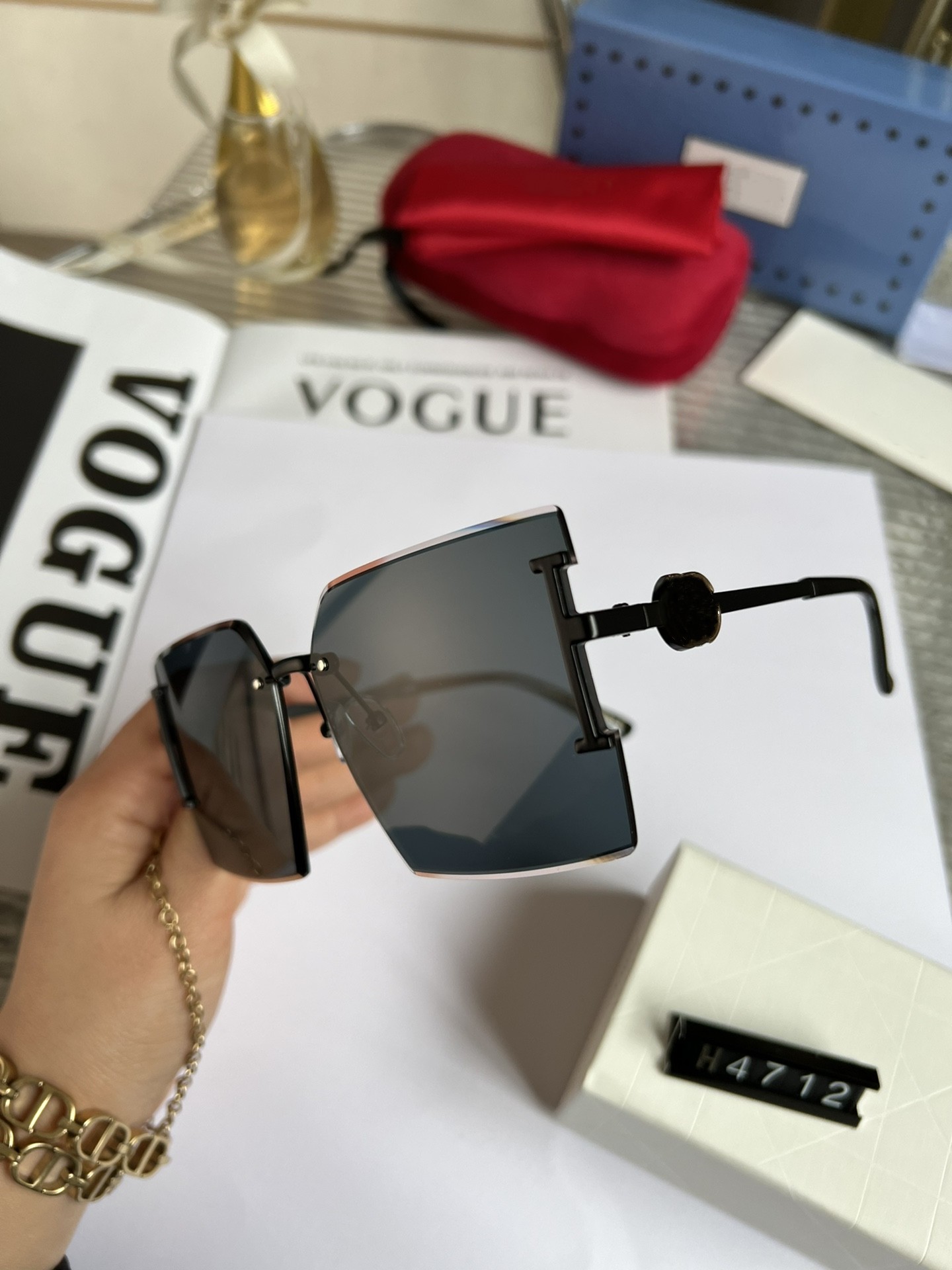 

luxury sunglasses for men polaroid lens Designer letter womens Mens Goggle senior Eyewear For Women eyeglasses frame Vintage Metal Sun Glasses4712