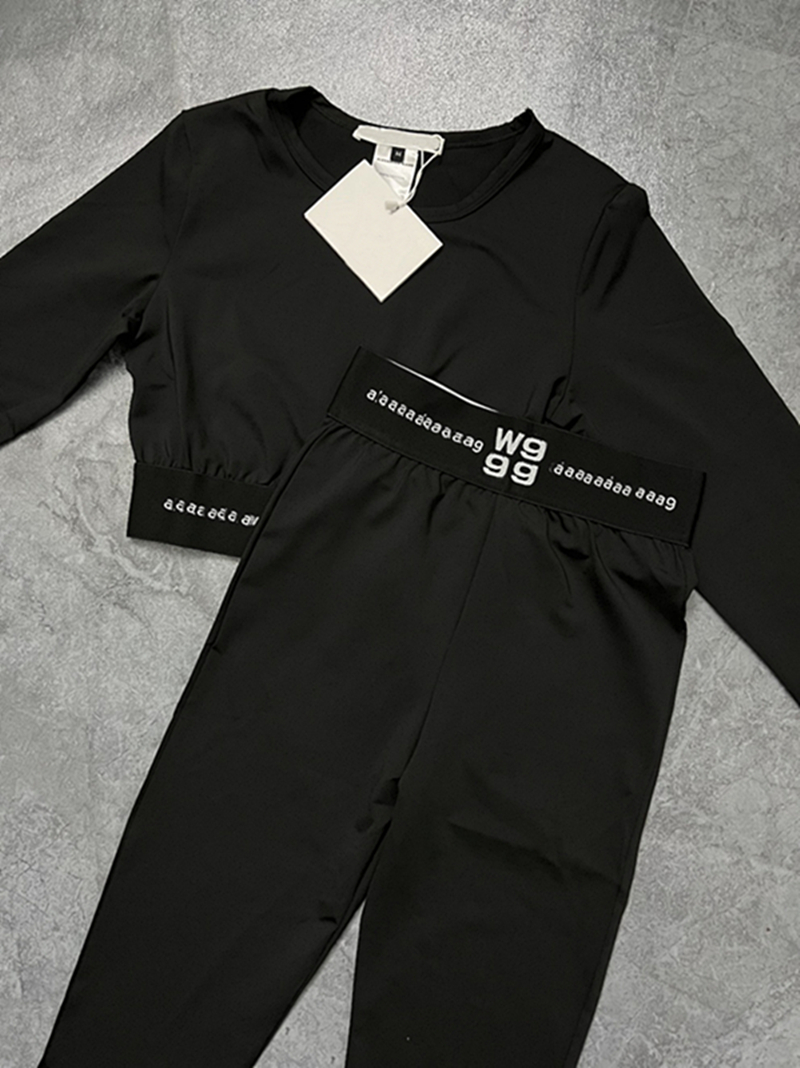 

2023 Women' Tracksuits Spring Summer two Piece Set letter print Short Sleeve Casual Sports Suit round Neck Outfits Solid Color Jogging Suit