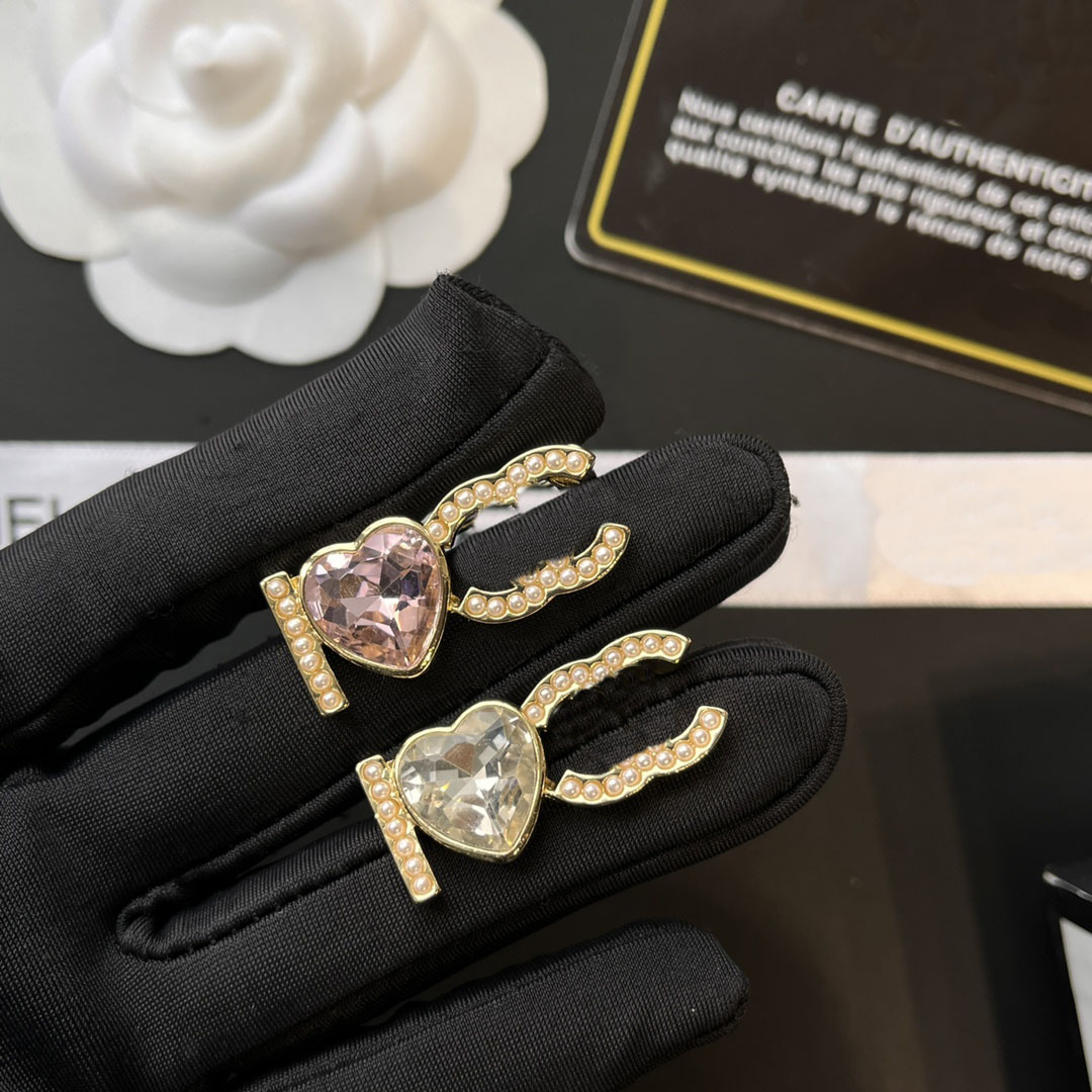 

Women Love Stamp Diamond Brooch 18K Gold Plated Jewelry White Pink Pin Couple Brooches Celtic Vintage Broochs Wedding party Dress Accessories Luxury Gift With Box