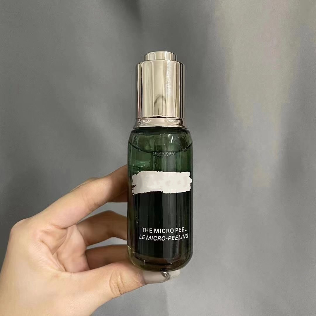 

brand la THE MICRO PEELLEMICRO-PEELING 30ml skin care serum