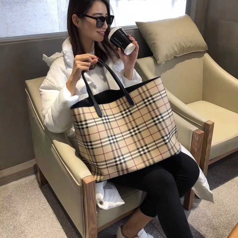 Designer Luxury Burbrerity Bags For Women High Quality Brown Crossbody Handbags Vintage Burbrery Leather Wallet Paris Plaid The Totes Bag Fashion Pu