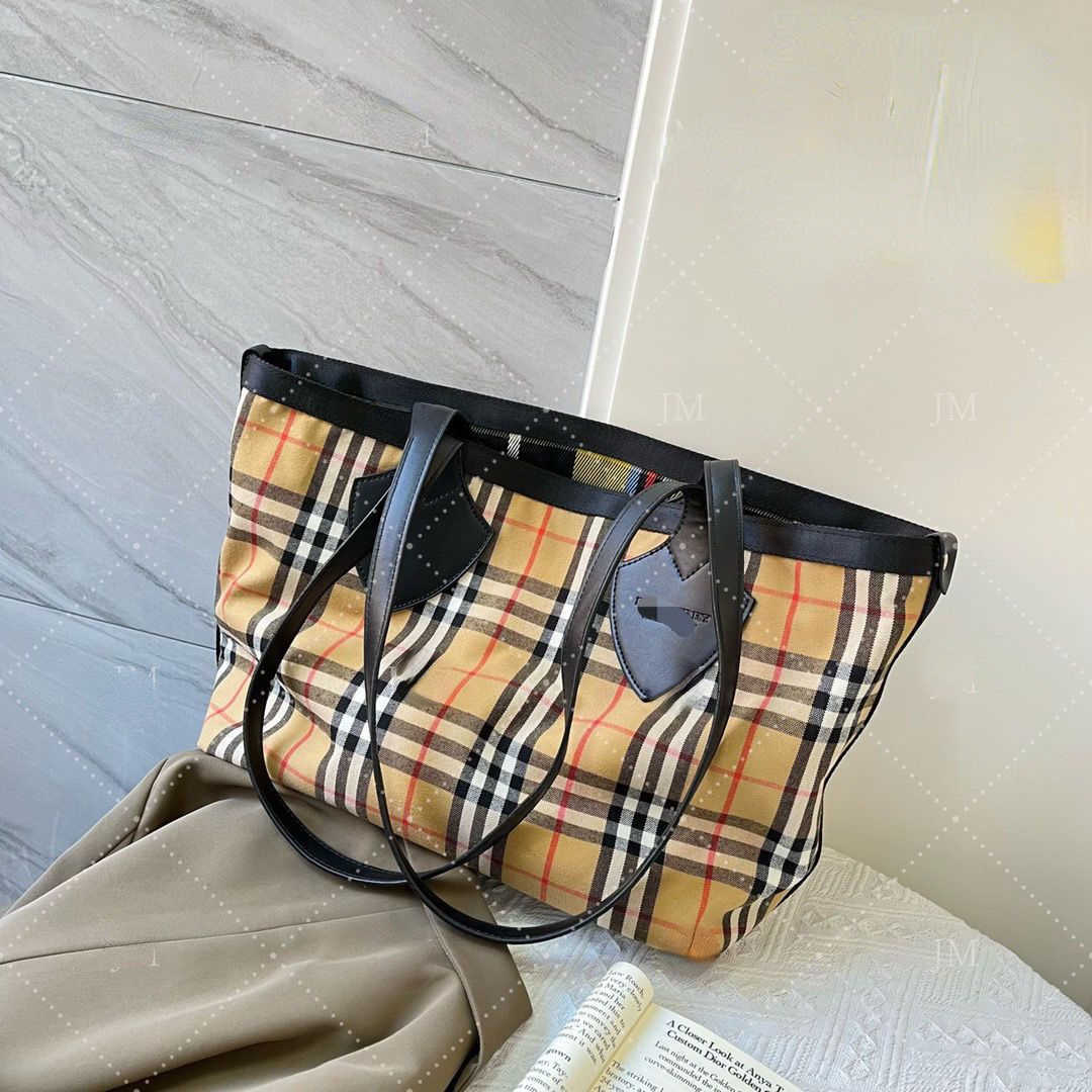 Sacs de burbrerity de luxe de créateurs pour femmes sacs à main crossbody brun de haute qualité vintage portefeuille en cuir Paris plaid les sacs