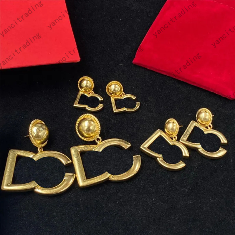 

Classic Brand Designer Stud Stylish Letter Golden Studs Designer Pendant Earrings Women Gold Studs Eardrops Ladies Jewelry Wedding Party Gifts
