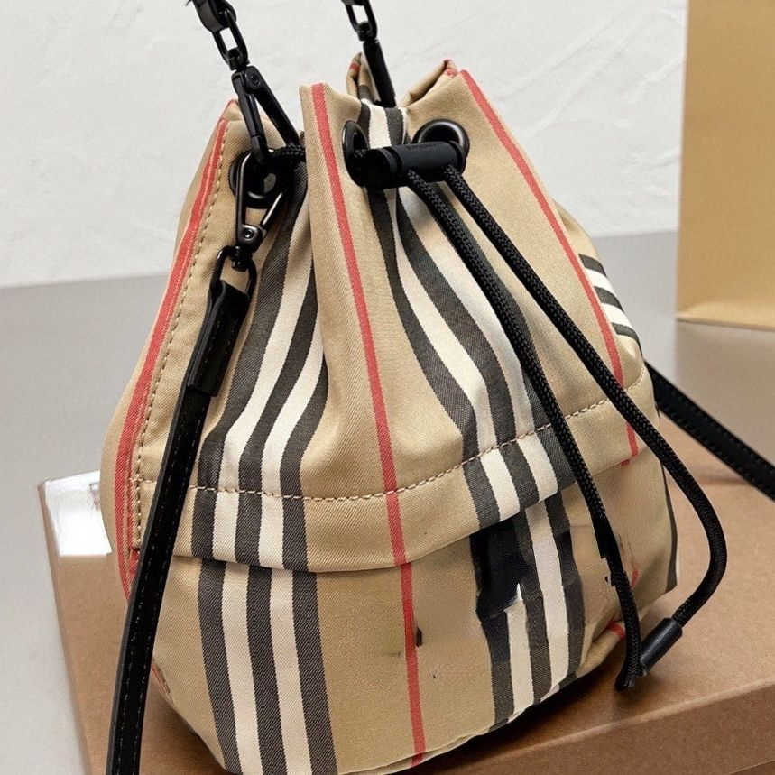 Designer Luxury Burbrerity Bags For Women High Quality Brown Crossbody Handbags Vintage Burbrery Leather Wallet Paris Plaid The Totes Bag Fashion Pu