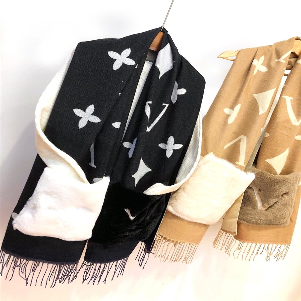 

2022 new designer cashmere pocket scarf autumn and winter warm rabbit hair pocket shawl wear291T