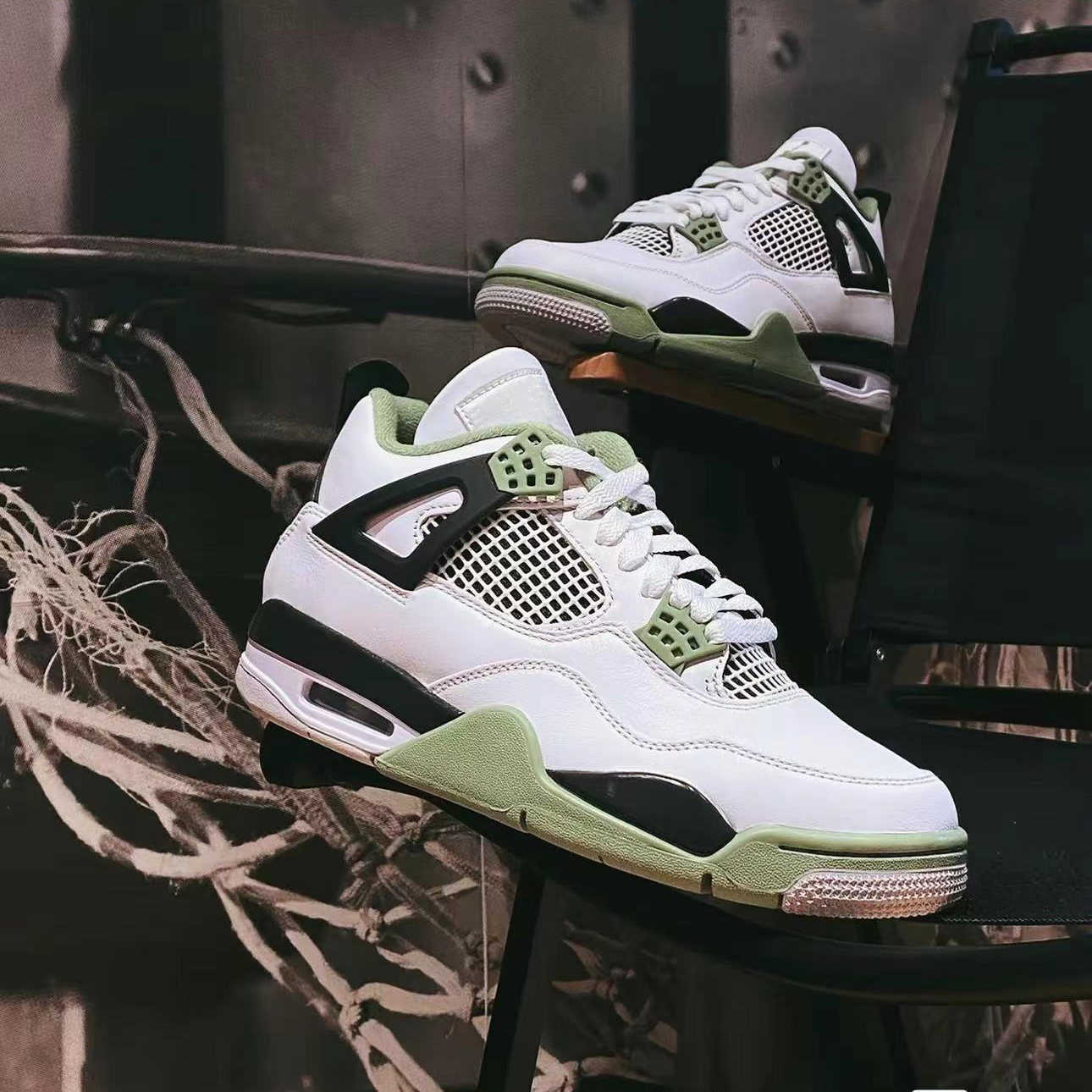 

New Listing Seafoam Basketball Shoes Jumpman 4s WMNS Original Quality IV 4S Oil Green White Dark Ash Neutral Designer Sports Sneaker