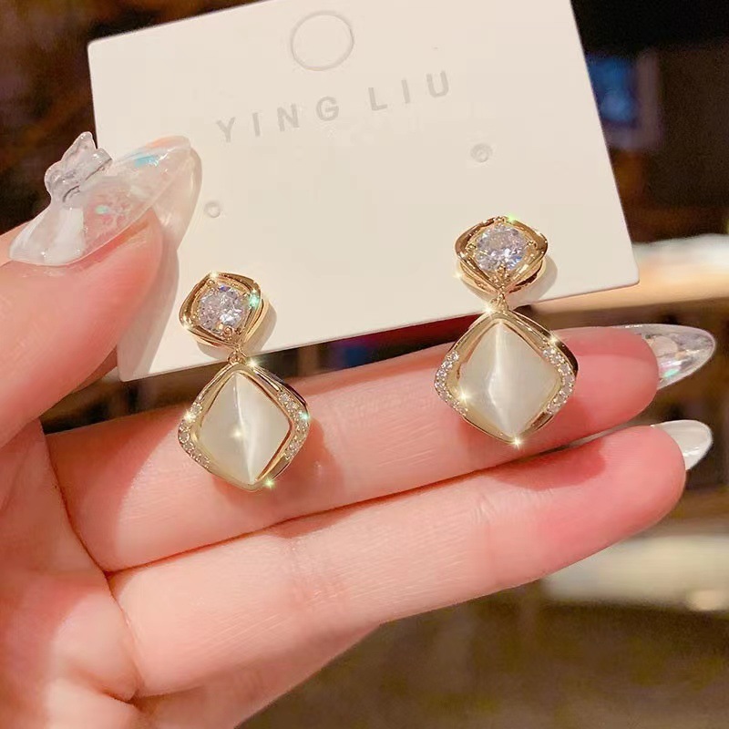 

S925 silver needle new fashion pearl earrings super fairy temperament high sense flash diamond earrings Korea East Gate