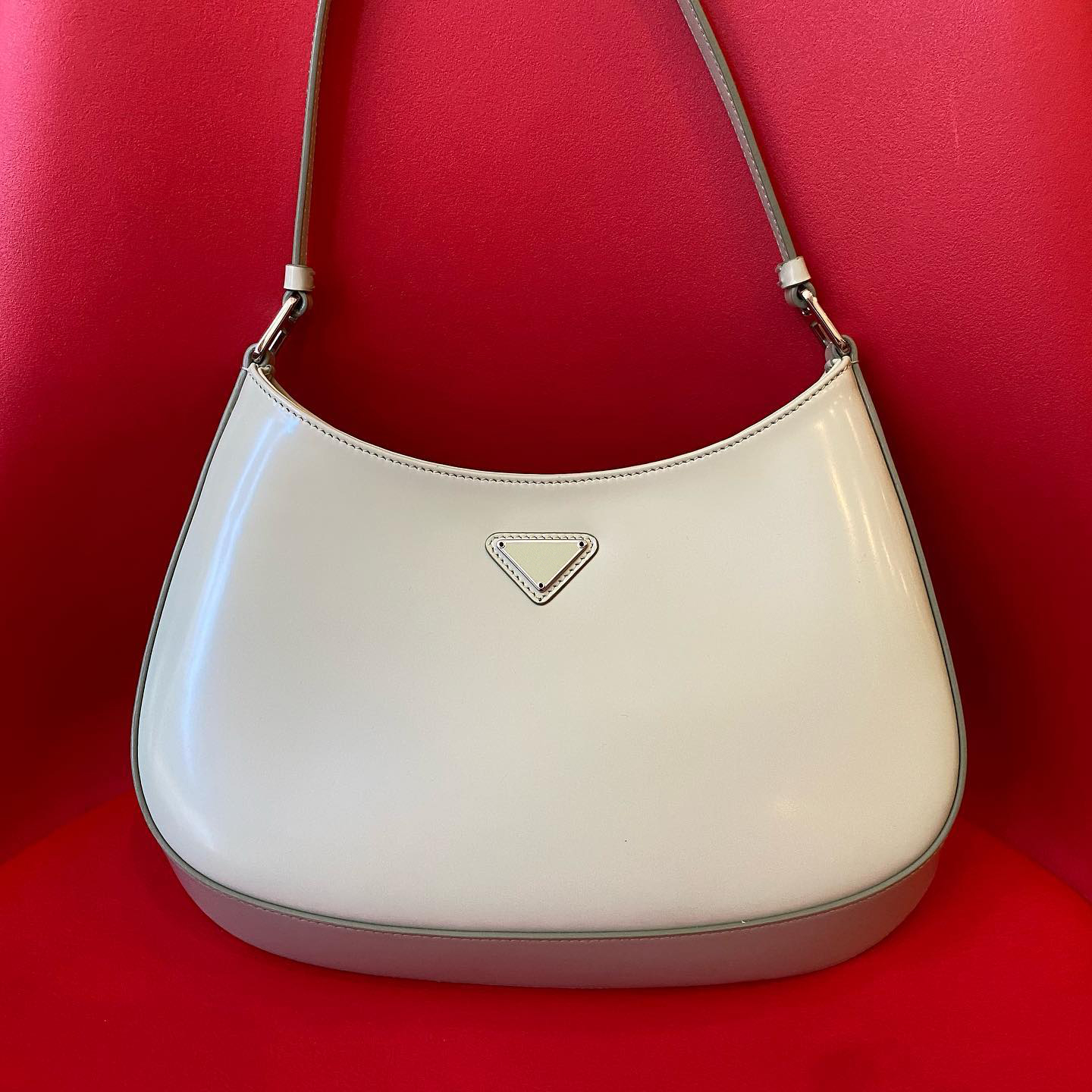 

Genuine Leather Cleo triangle underarm clutch bag designer Re-Edition luxury Magnetic snap closure womens mens Metal fittings flap crossbody Shoulder Bags handbag, Pink-small