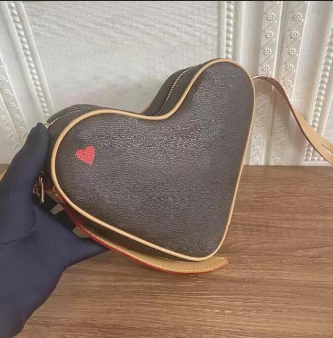 

Boite Chapeau Souple Womens Designer Mini Bags Red Heart Shape Bag Coin Purse Luxurious Shoulder Cross Body Small Handbag Pouch, Brown print flower