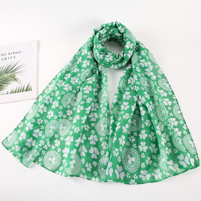 

Shamrocks Scarf Bib Clover Pattern Yarn Plant Print Scarf Sunscreen Travel Scarf F248