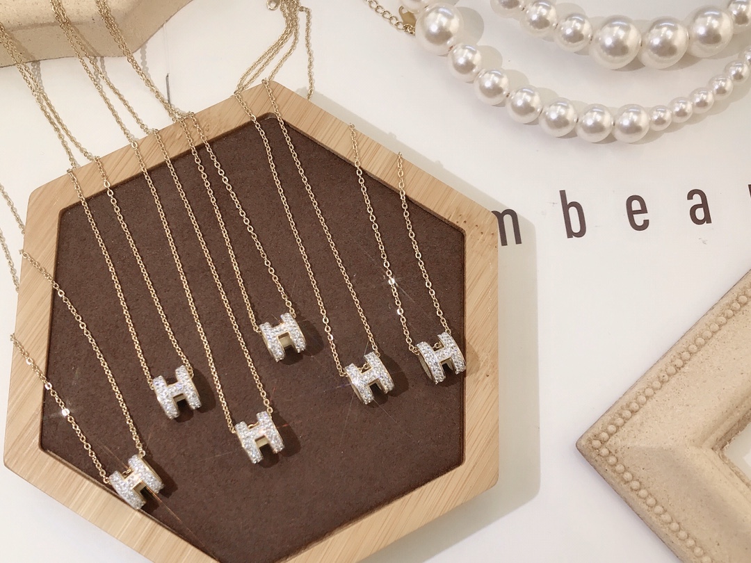 

Brand Designer Necklace Choker Letter Long Chain 18K Gold Plated Stainless Steel Letter Pendant Necklaces For Women Jewelry Lover Accessories Gift X173