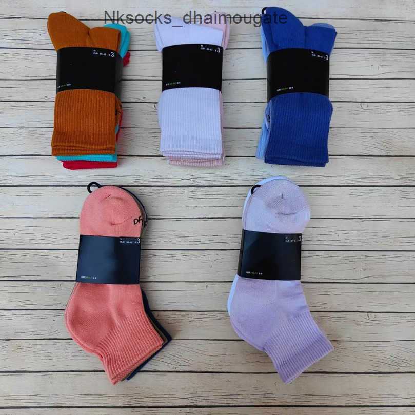 

Men's Classic Fashion Socks Women's Hook Brand Stockings Designers Men Women Couple's Colorful Cotton Stocking Medium Long Tube Yoga Sports Breathable Sock 5n72