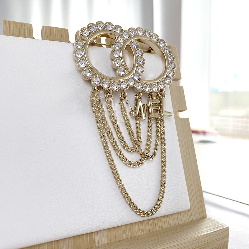 

8 style Brand Designer C Double Letter Brooches Women Men Couples Luxury Rhinestone Diamond Crystal Pearl Brooch Suit Laple Pin Metal Fashion Jewelry Accessories