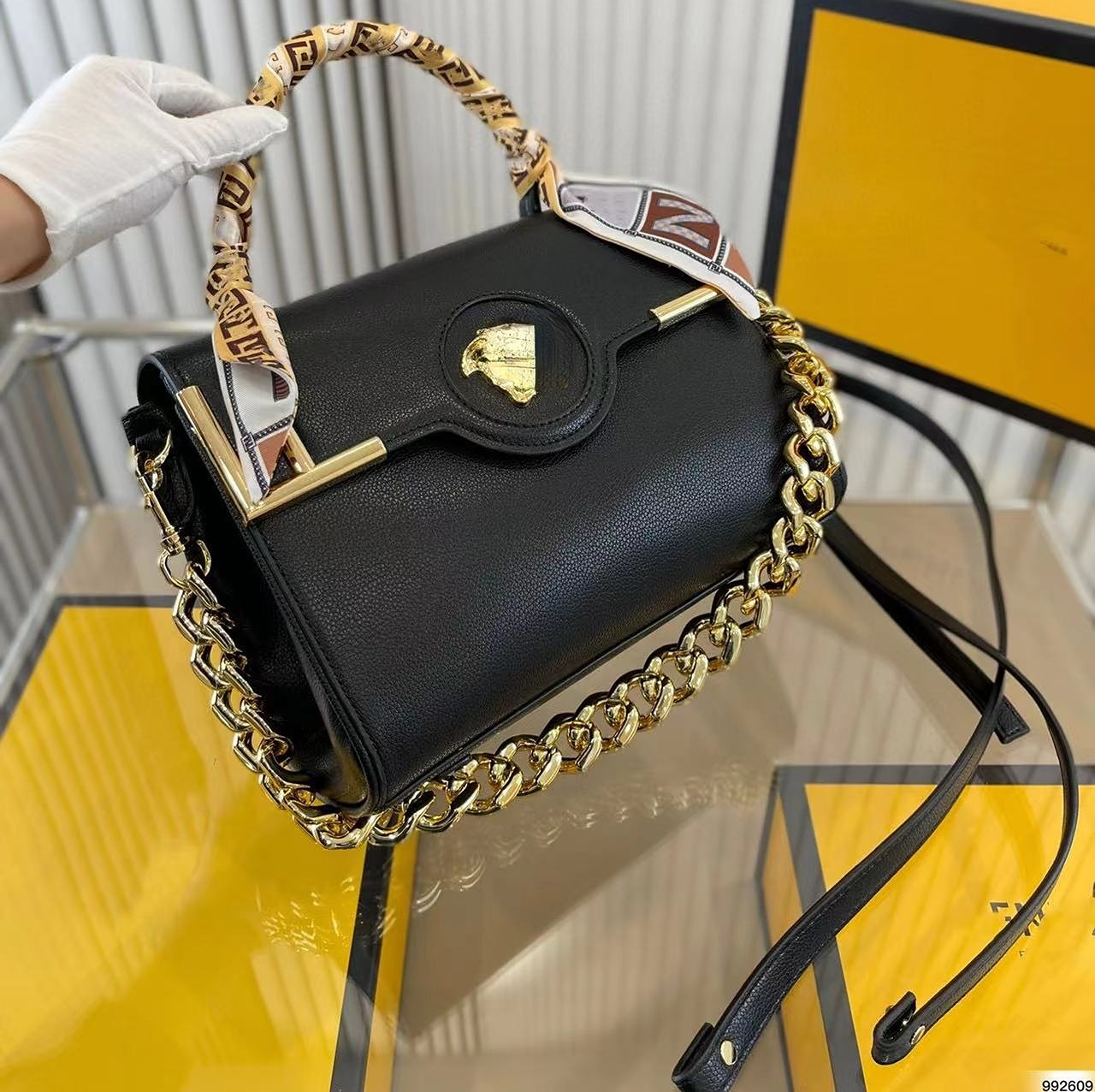 

New Style Evening Bags Trendy and Versatile Thick Chain Clamshell Double Strap Single Shoulder Cross Body Messenger Bag, Aspic