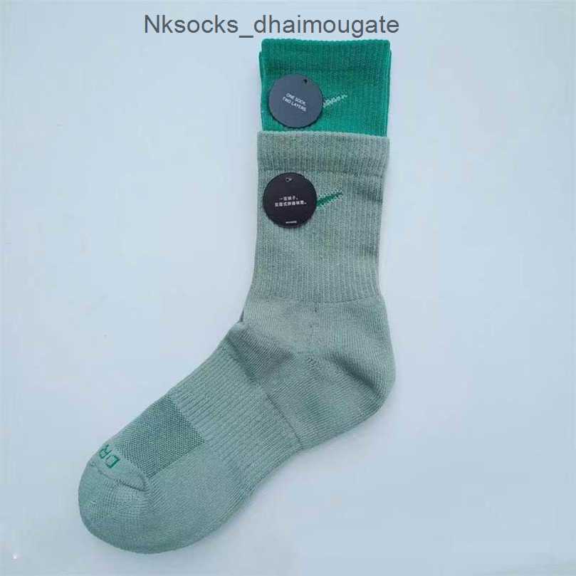 

Luxury Men's Fashion Socks Women's Hook Brand Stockings Designers Fake Two Pairs Splicing Women Men Sports Yoga Breathable Stocking Couple's Basketball Sock 6636, Medium cylinder 5