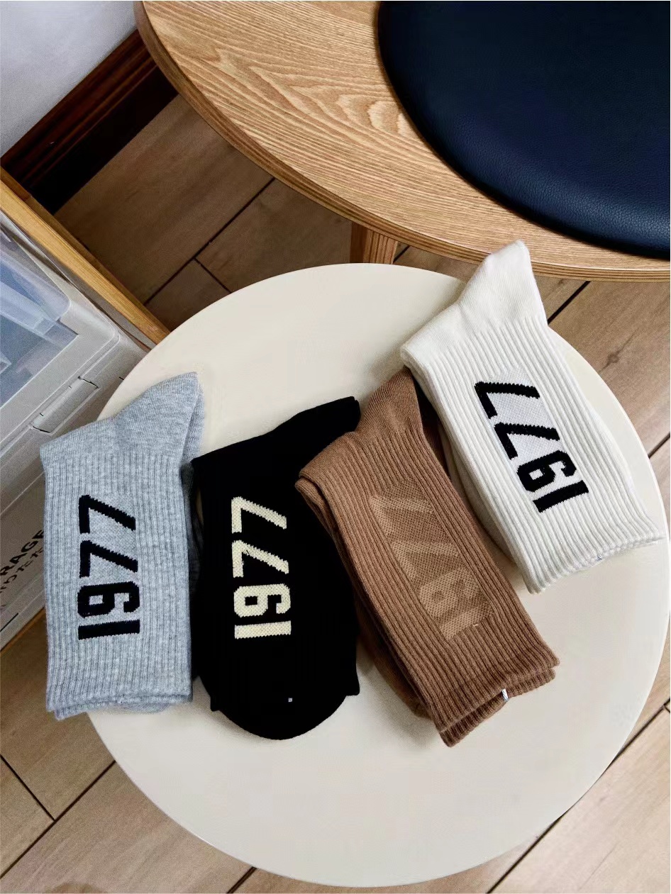 Womens Mens Socks Embroidery Casual Cotton Sports Basketball Cotton Mens and Women&#039;s Fashion Socks NO box-image-844536633