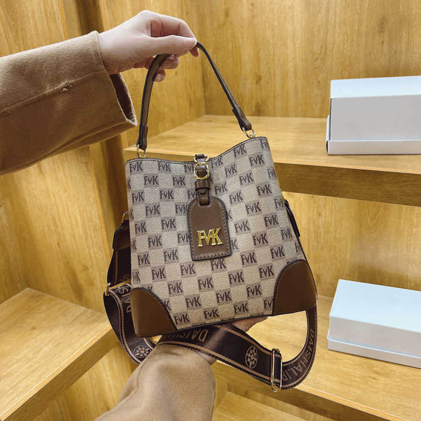 

2023 High Quality Women Bags High-grade bucket autumn winter bag women large capacity single-shoulder 70%off Factory Handbags, Khaki6