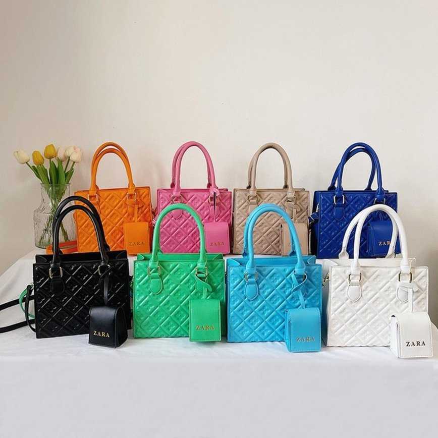 

2023 New Crossbody Bags for Women Simple women's spring small square atmospheric one-shoulder messenger handbag Designer Purse Handbags, White9