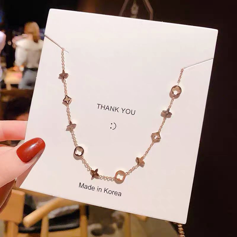 

Popular Design Gold Clover Pendant Necklace for Women Gift