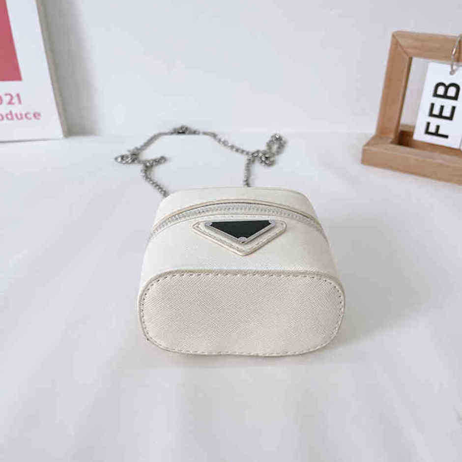 

Women's high-end handbag autumn girls' foreign style cool zero wallet Mini chain satchel simple black and white smallHigh, White2